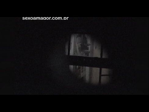 ❤️ Blondie se fait secrètement filmer par un voyeur du quartier caché derrière des briques creuses. Vidéo de baise at fr.higlass.ru