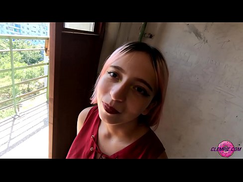 ❤️ Une étudiante sensuelle suce un étranger dans l'Outback - sperme sur son visage Vidéo de baise at fr.higlass.ru